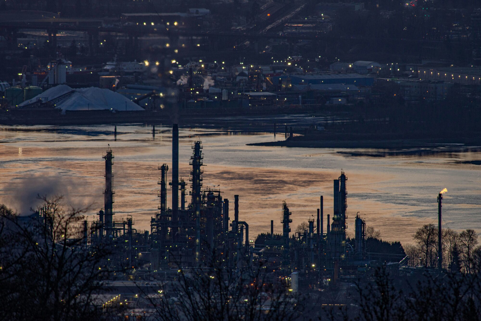 Why Does Canada Develop Megaprojects Instead of Innovation Systems?